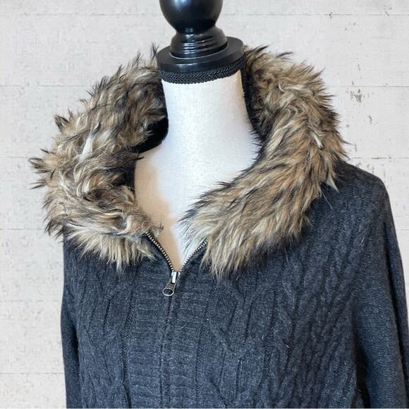 Woolrich Cable Knit Long Zipper Cardigan Faux Fur Trim Tie Waist Size XL - Picture 3 of 12